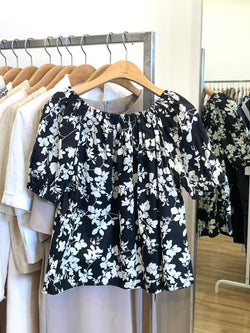 Black and White Summer Puff Sleeve Blouse