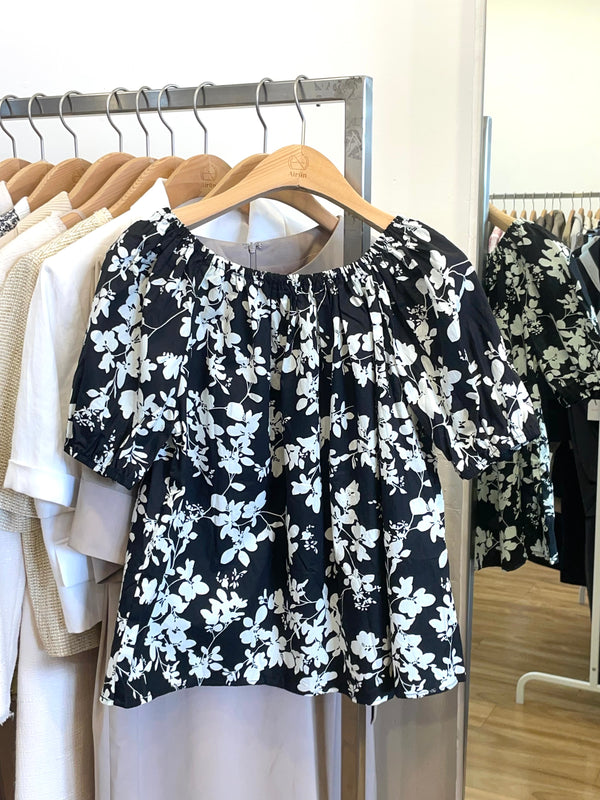 Black and White Summer Puff Sleeve Blouse