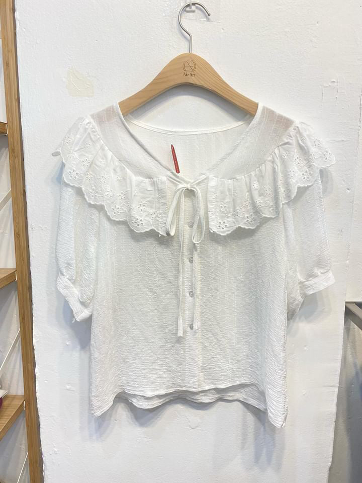 Lovely lace ribbon blouse