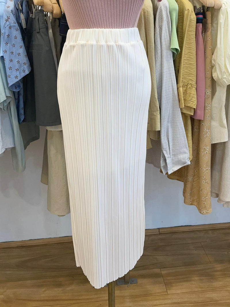 Midi elegant white skirt