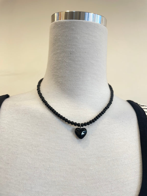 Black heart necklace