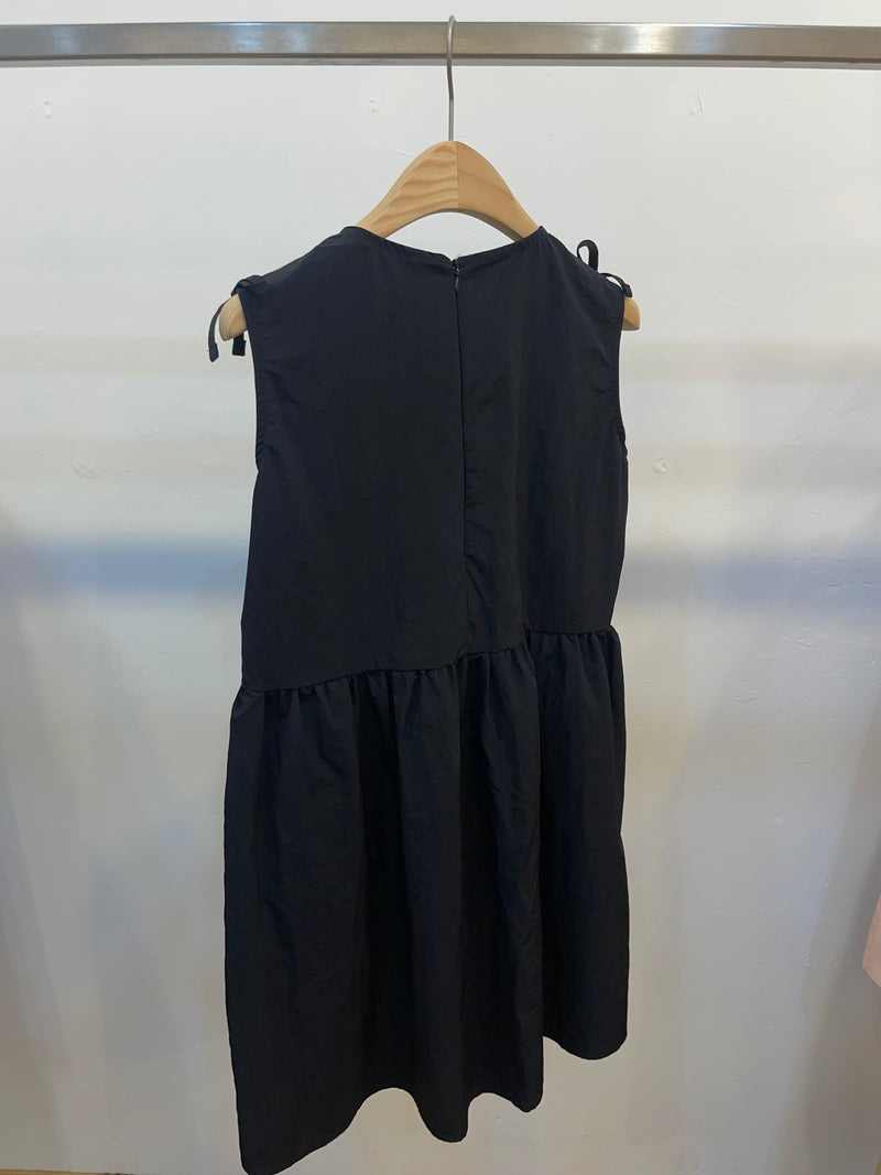 Ribbon shoulder gathered dress