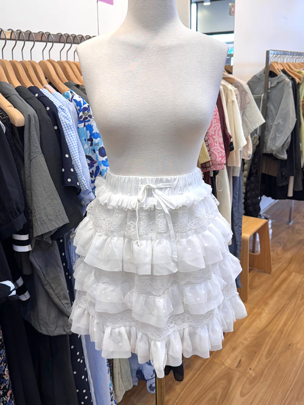 Dreamy White Lace Tiered Short Skirt