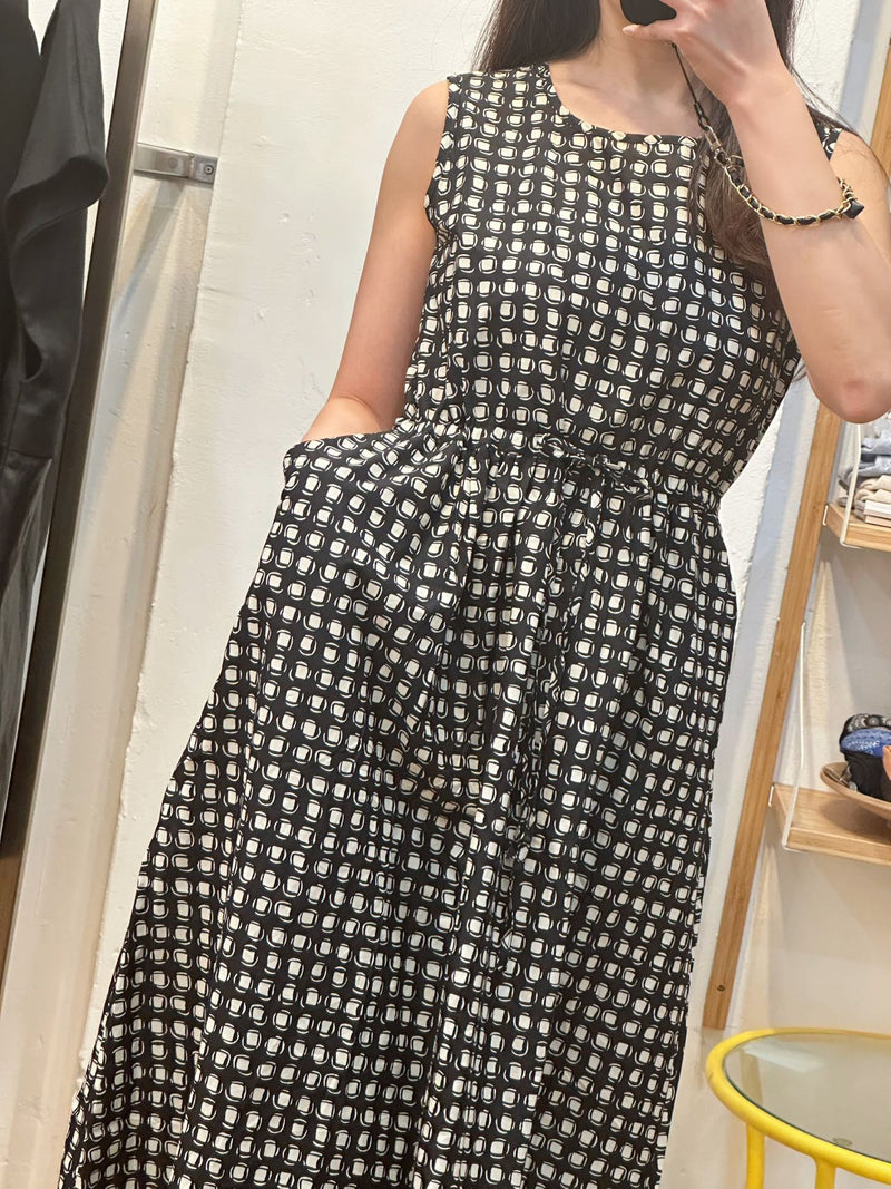 Black&White Sleeveless Dress