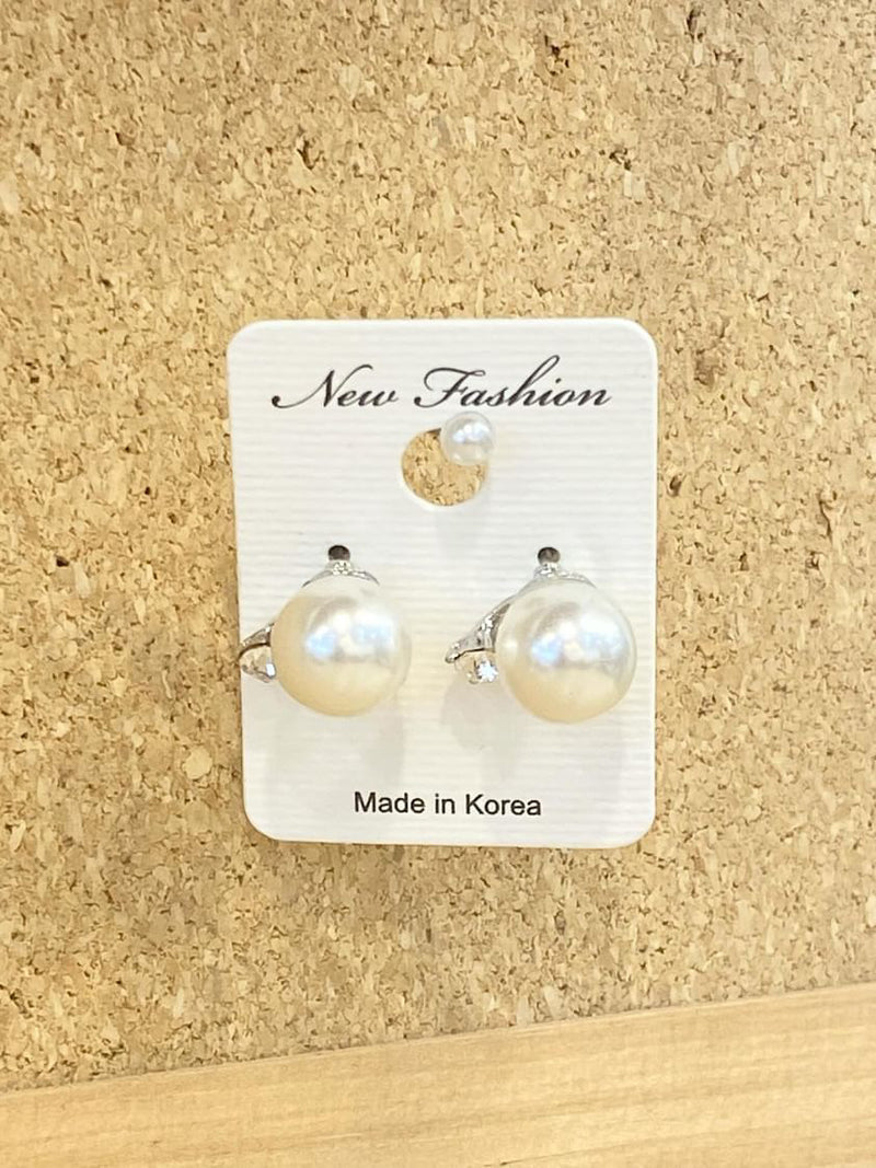 Pure pearl earrings