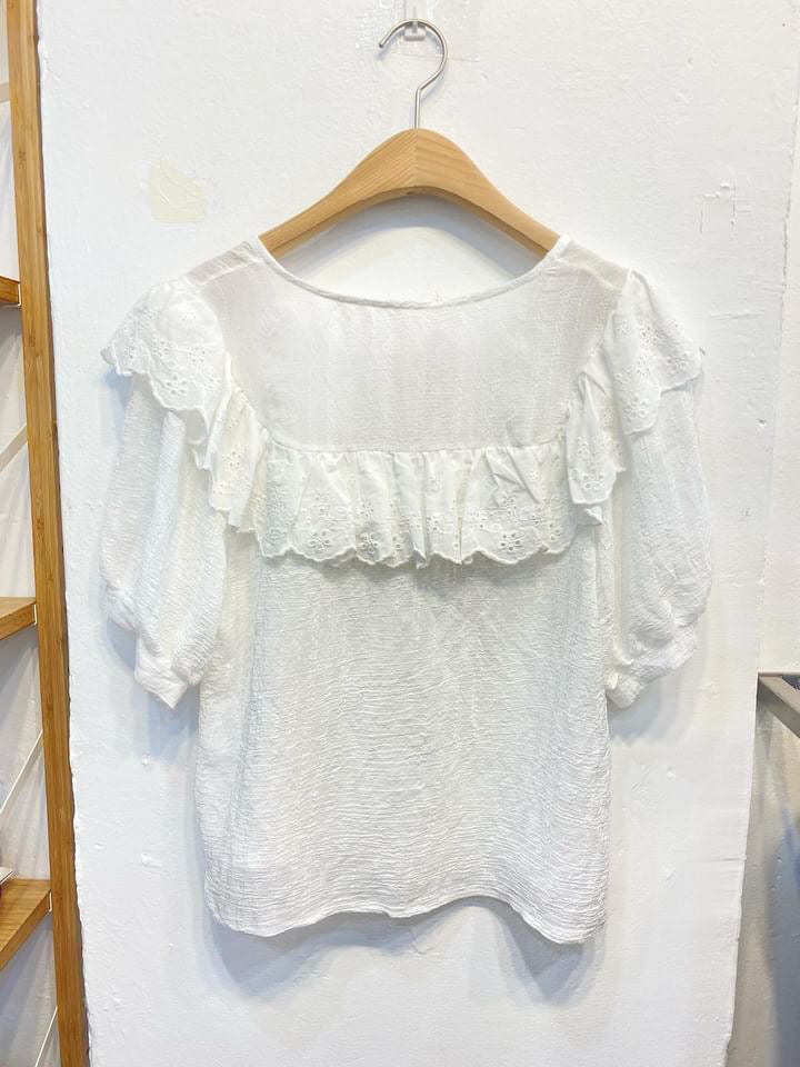 Lovely lace ribbon blouse