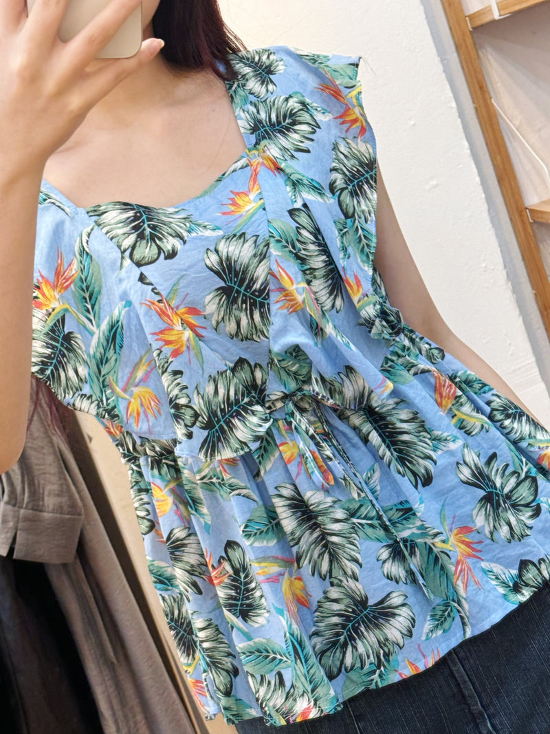 Hawaiian sleeveless top