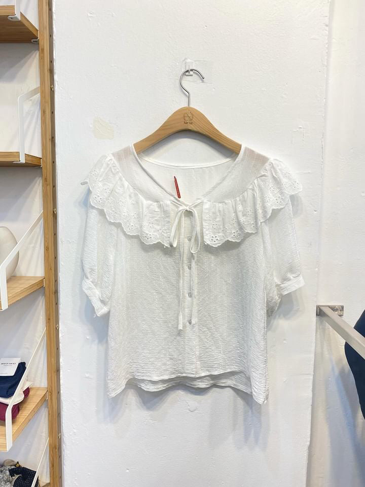 Lovely lace ribbon blouse