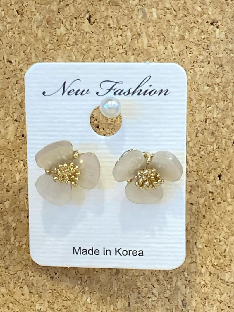 Elegant flower earrings