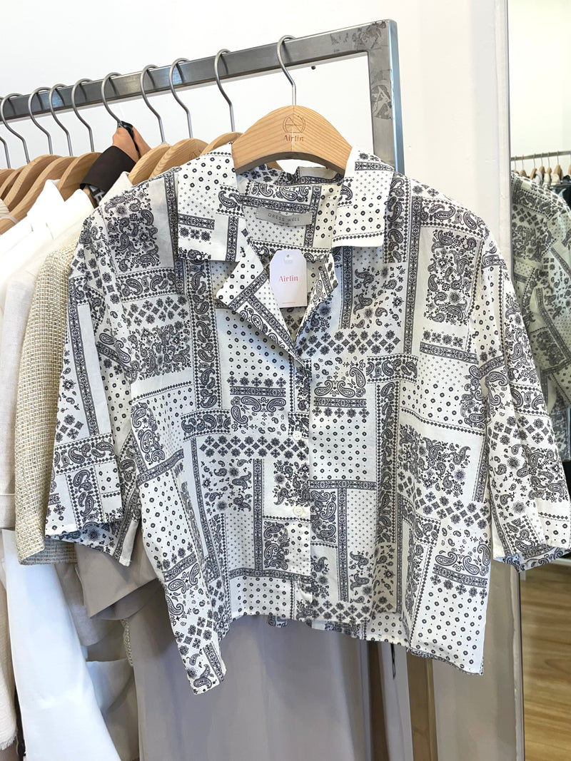 Summer White Sketch Crop Shirt