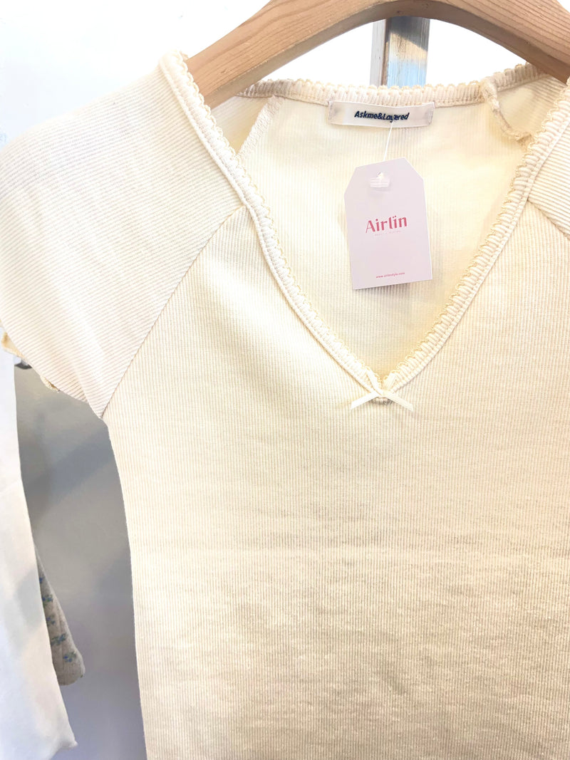 Ruffled Edge Short Sleeve Top