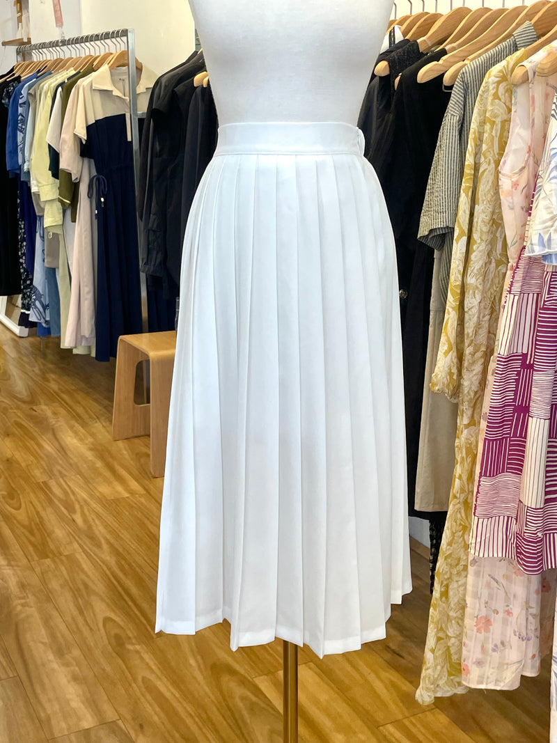 White Pleated Long Skirt