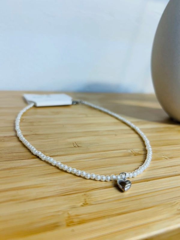 Small silver heart pearl necklace
