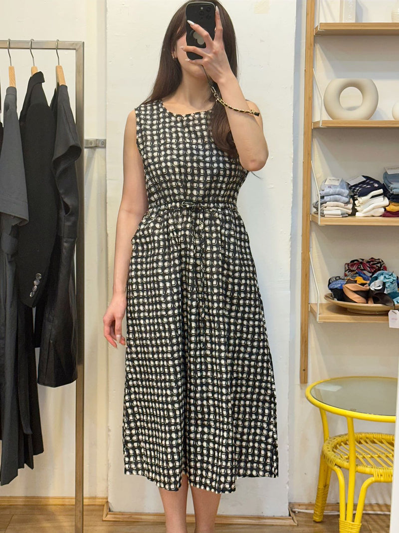 Black&White Sleeveless Dress