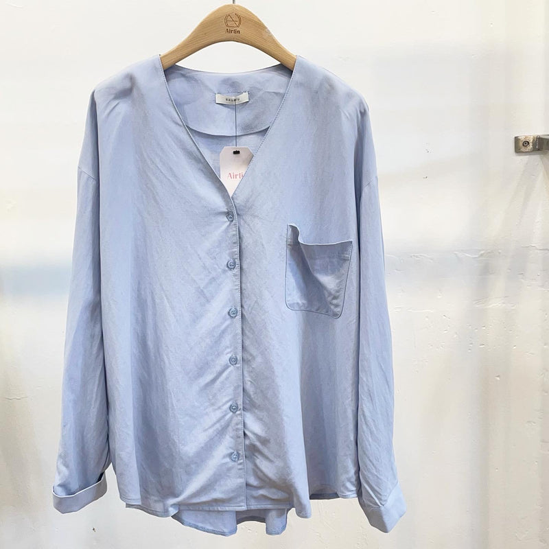 Loose style shirts in three colours