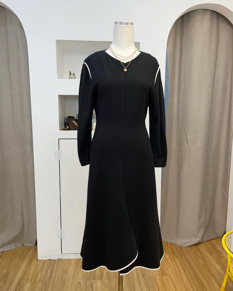 Wool blended black frill dress